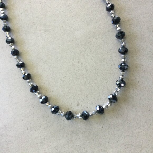 Stunning Black, Silver & Pearl Beaded Jewelry Set - Picture 7 of 8